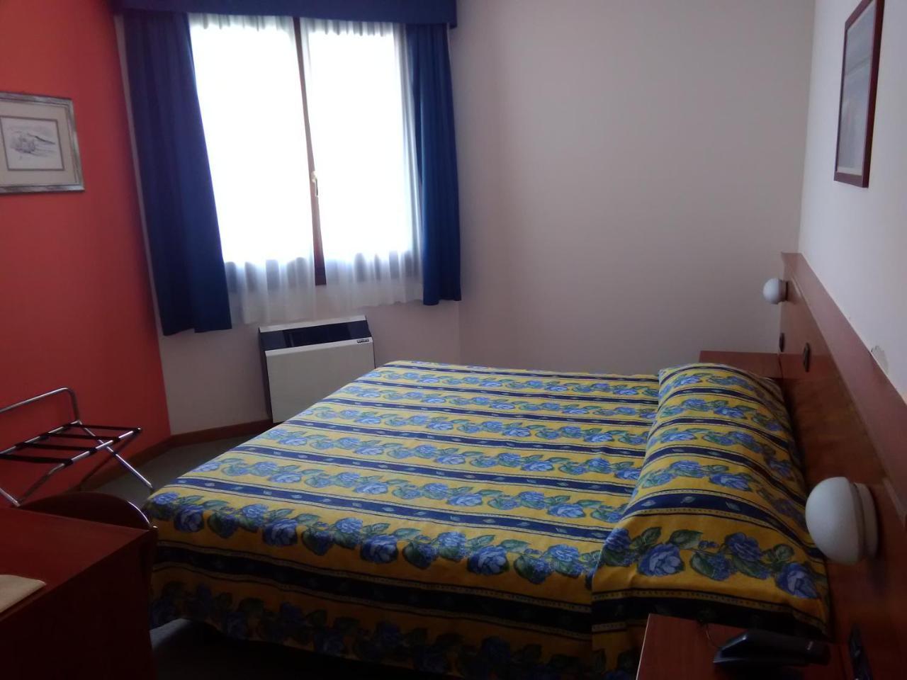 Hotel Naonis Cordenons Kültér fotó